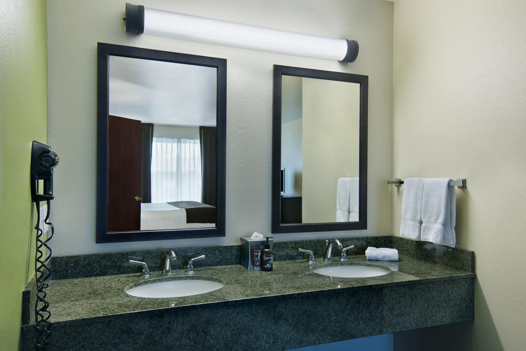 Oxford Suites Hermiston Zewnętrze zdjęcie