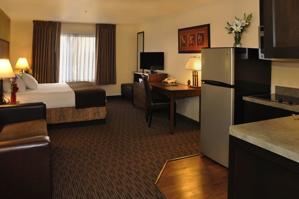 Oxford Suites Hermiston Zewnętrze zdjęcie