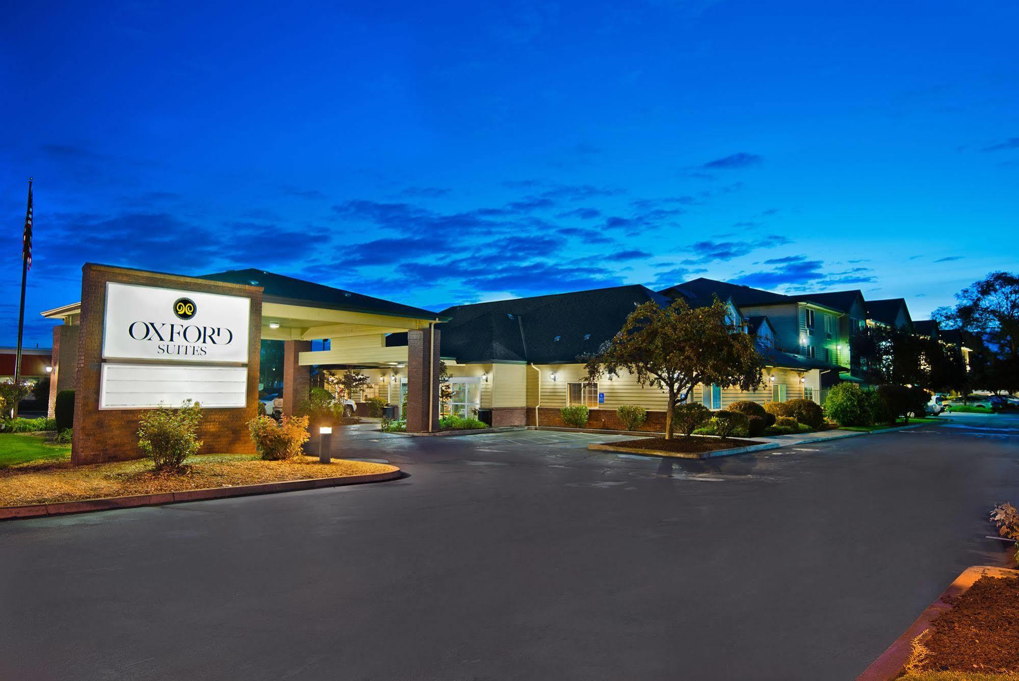 Oxford Suites Hermiston Zewnętrze zdjęcie