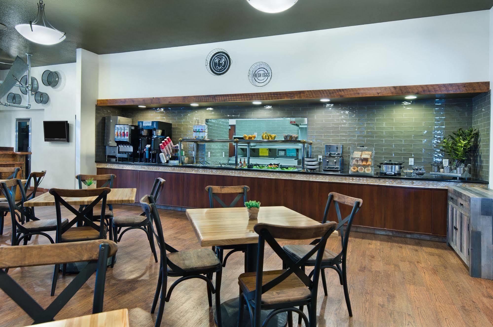 Oxford Suites Hermiston Zewnętrze zdjęcie